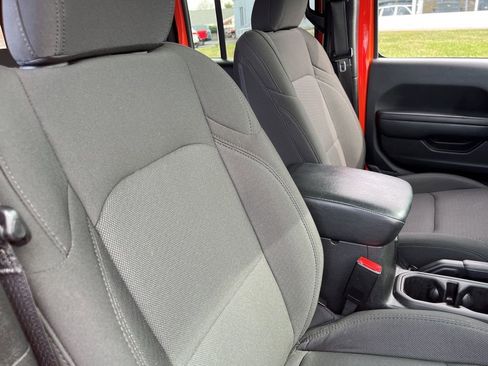 Used 2023 Jeep Wrangler Willys image 42