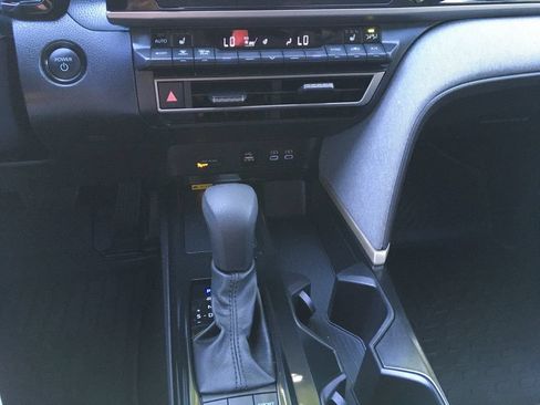 Used 2025 Toyota Camry LE w/ Convenience Package AWD/4WD image 17
