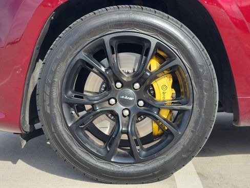 Used 2017 Jeep Grand Cherokee SRT image 11