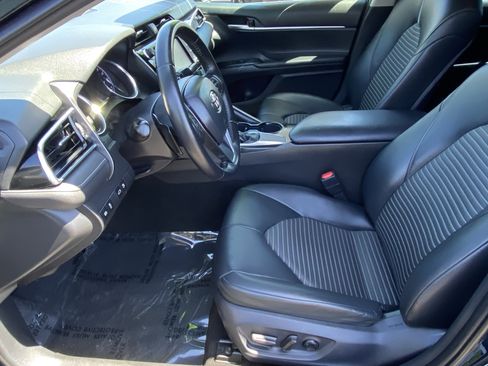 Used 2018 Toyota Camry SE FWD image 26