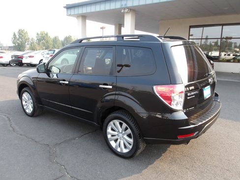 Used 2012 Subaru Forester 2.5X Limited AWD/4WD image 3