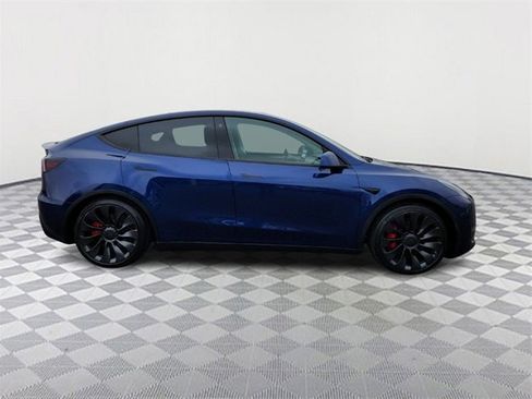 Used 2022 Tesla Model Y Performance image 8