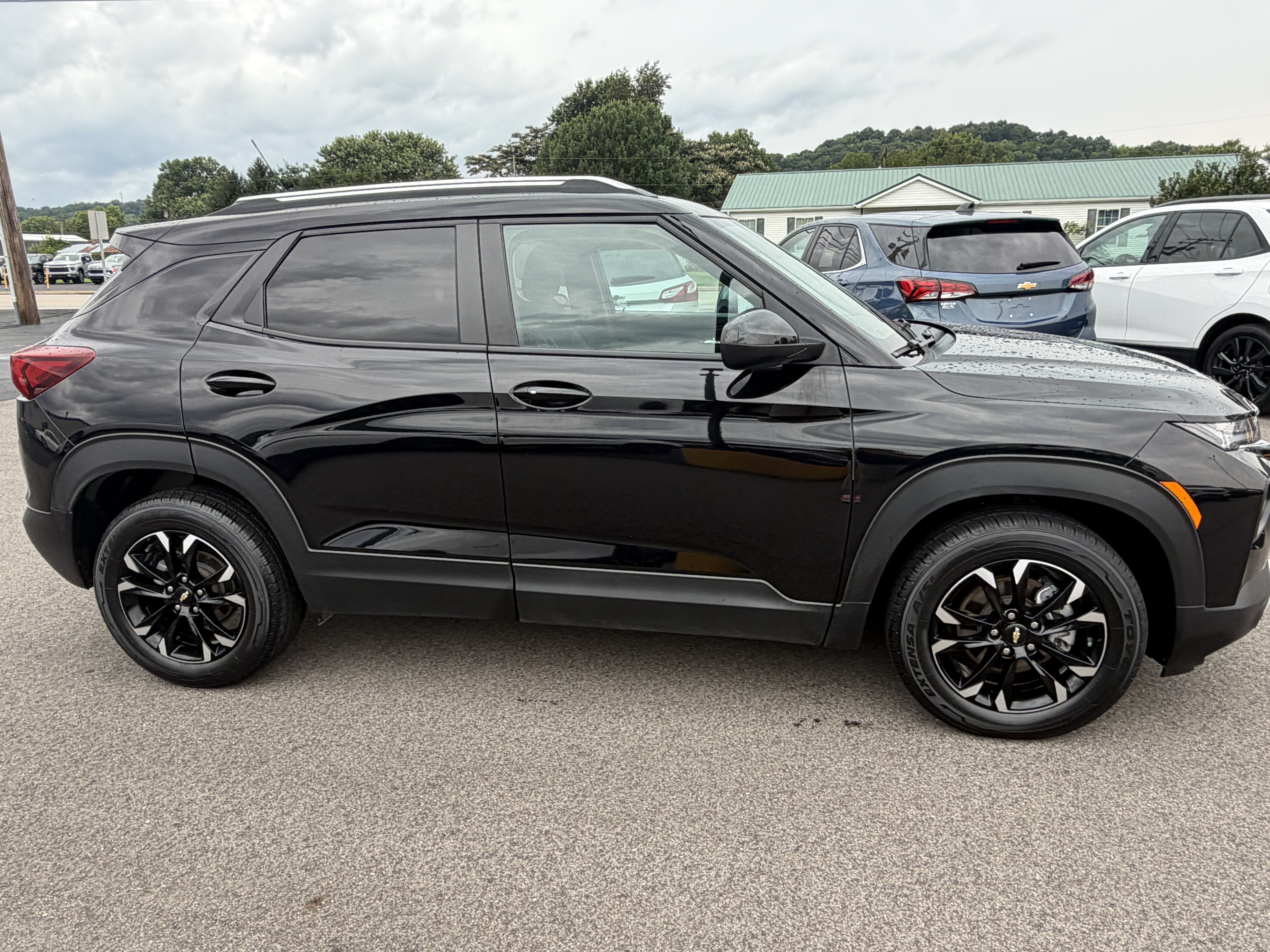 Used 2023 Chevrolet TrailBlazer LT FWD image 4