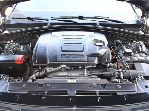 Certified 2026 Land Rover Range Rover Velar Dynamic SE AWD/4WD image 32