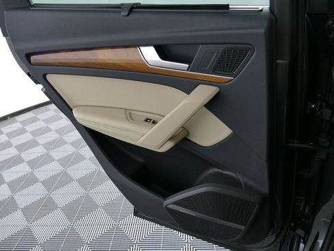 Used 2023 Audi Q5 2.0T Prestige w/ Prestige Package image 6