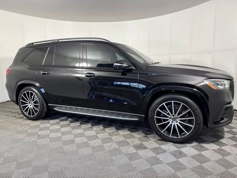 Certified 2025 Mercedes-Benz GLS 580 4MATIC w/ Acoustic Comfort Package image 9