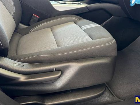 Certified 2025 Chevrolet Blazer LT w/ Convenience Package image 21