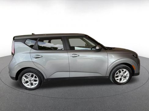 Used 2025 Kia Soul LX w/ LX Technology Package FWD image 15