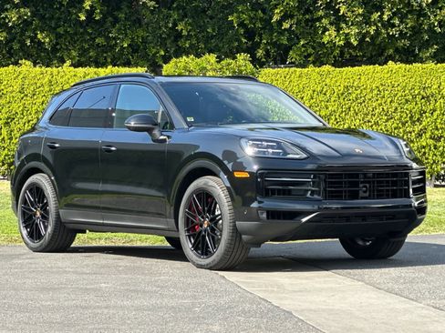 New 2026 Porsche Cayenne S image 10