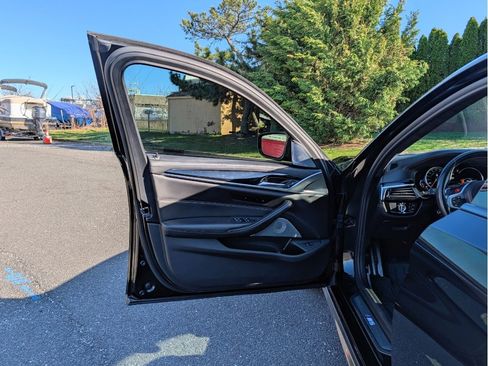 Used 2018 BMW M5 w/ Executive Package image 10