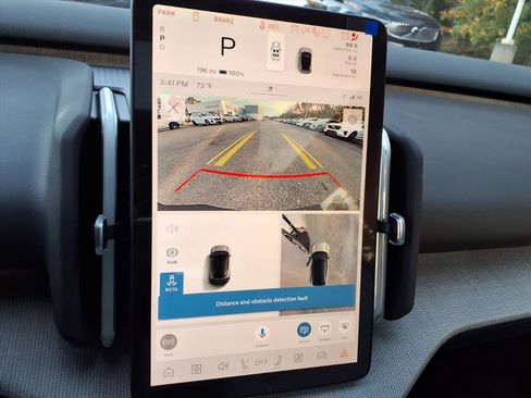 New 2025 Volvo EX30 Ultra w/ Protection Package Premier image 19