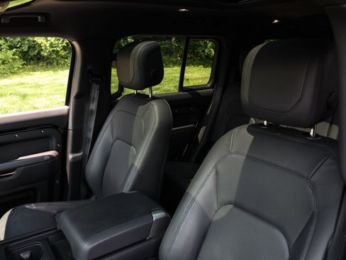 Used 2024 Land Rover Defender 130 V8 image 9