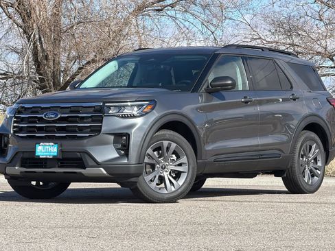 New 2026 Ford Explorer Active w/ Active Comfort Package image 8