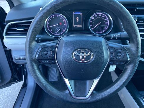 Used 2019 Toyota Camry LE image 10