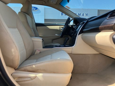 Used 2015 Toyota Camry LE FWD image 32