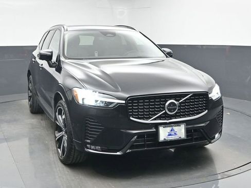 Used 2023 Volvo XC60 B6 Ultimate w/ Protection Package Premier image 2