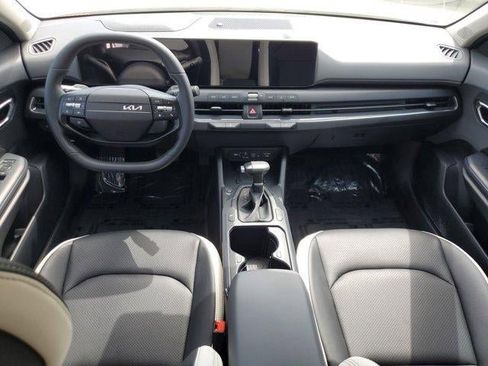 Used 2025 Kia K4 EX image 12