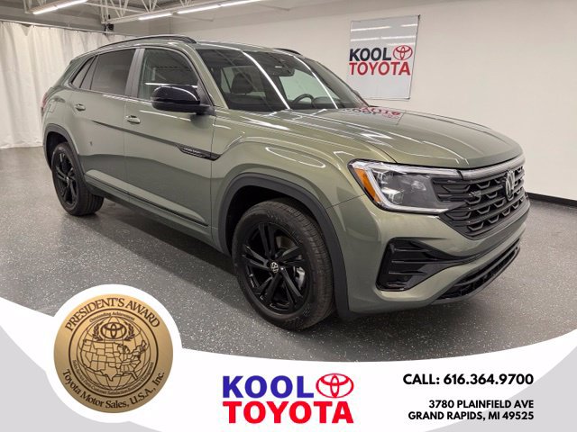 Used 2026 Volkswagen Atlas Cross Sport SEL R-Line AWD/4WD image 1