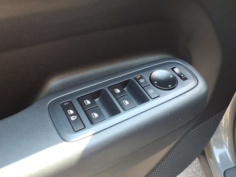 Used 2024 Hyundai Santa Fe SE AWD/4WD image 11