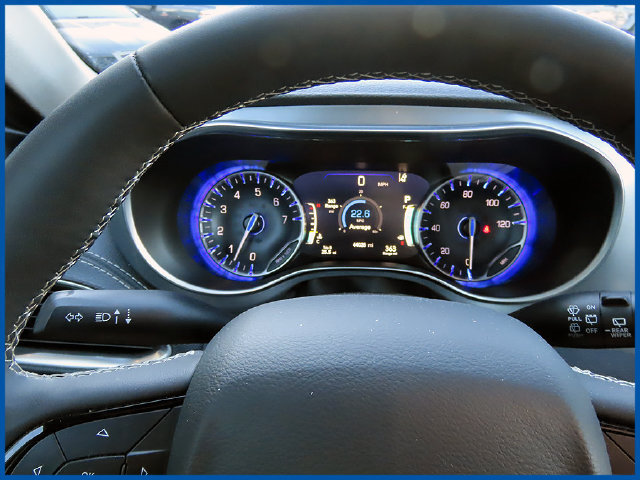 Used 2026 Chrysler Pacifica Limited w/ S Appearance Package FWD image 17