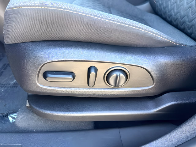 Used 2022 Chevrolet Equinox LT AWD/4WD image 18