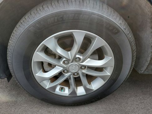 Used 2019 Hyundai Santa Fe SEL image 6