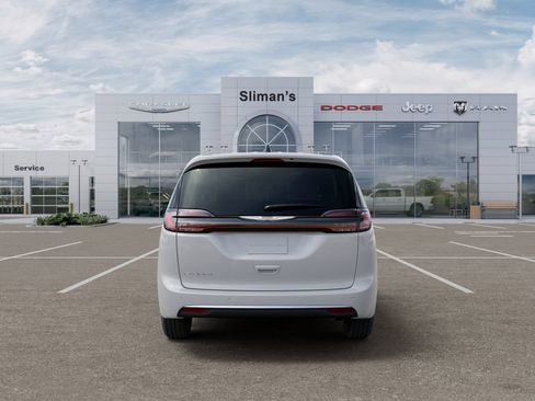 New 2026 Chrysler Pacifica Select FWD image 9