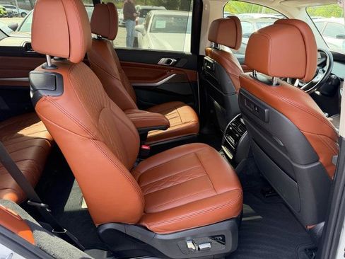 Used 2020 BMW X7 xDrive40i w/ Executive Package image 38