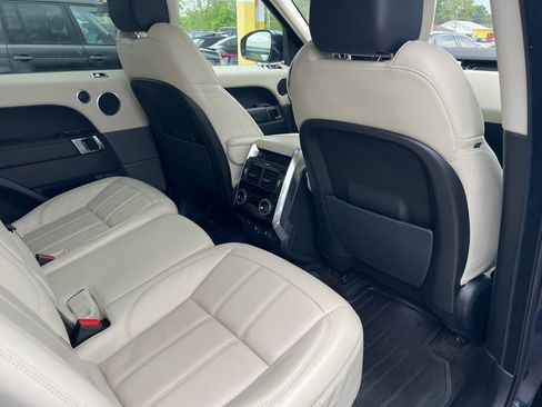 Used 2019 Land Rover Range Rover Sport HSE AWD/4WD image 32