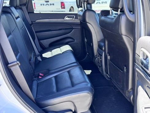 Used 2020 Jeep Grand Cherokee Limited AWD/4WD image 17