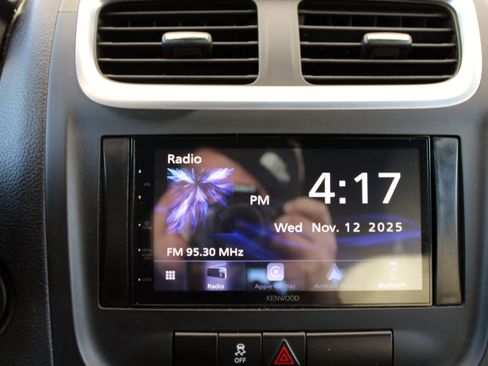 Used 2013 Dodge Avenger SE image 12