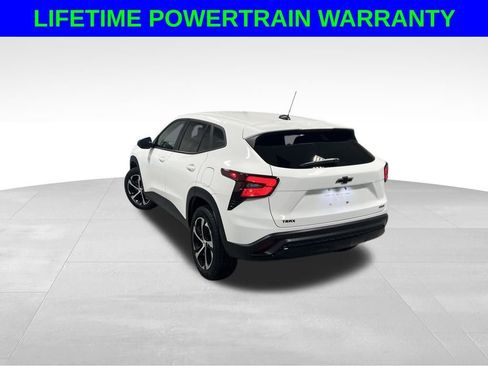 Used 2024 Chevrolet Trax RS image 3