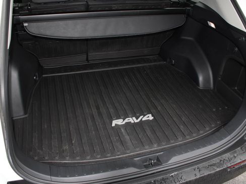 Used 2024 Toyota RAV4 XLE w/ Convenience Package image 8