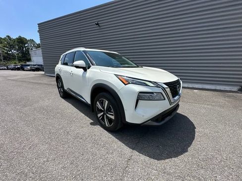 Used 2023 Nissan Rogue SL w/ SL Premium Package FWD image 3