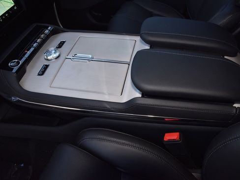 New 2025 Lincoln Navigator L Reserve w/ Jet Appearance Package image 34