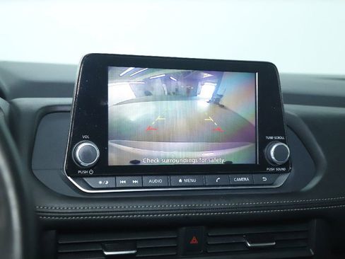 Used 2025 Nissan Rogue SV AWD/4WD image 29