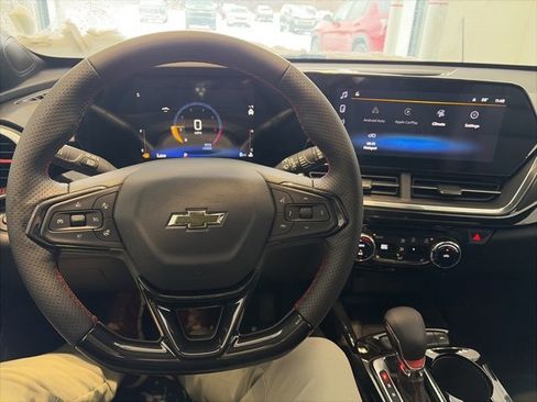 New 2026 Chevrolet Trax RS w/ Sunroof Package image 15