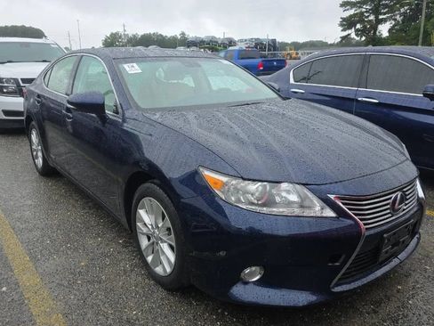 Used 2013 Lexus ES 300h w/ Luxury Pkg FWD image 2