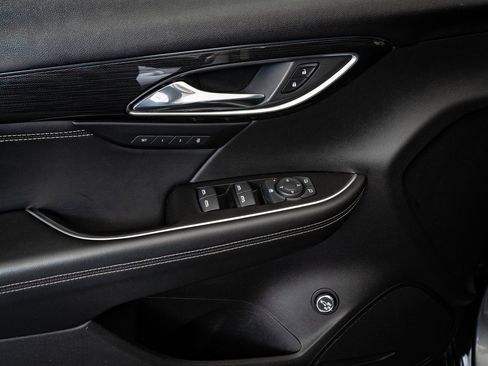 Used 2021 Buick Envision Essence w/ Sport Touring Package image 24