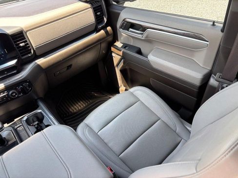 Used 2024 Chevrolet Silverado 1500 LTZ AWD/4WD image 15