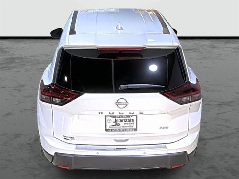 Used 2026 Nissan Rogue SV image 3