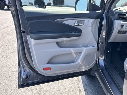 Used 2017 Honda Ridgeline RTL-T image 10
