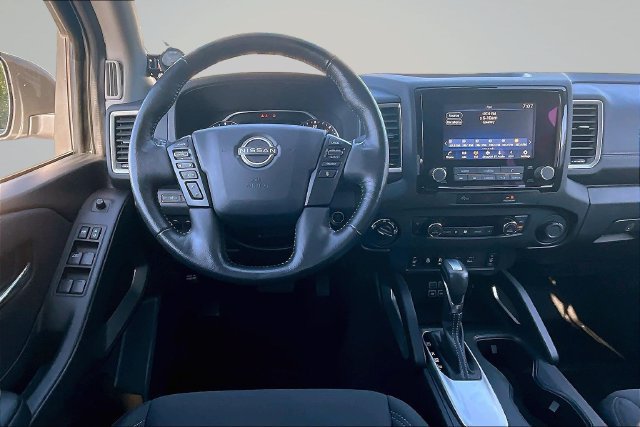 Used 2023 Nissan Frontier SV w/ SV Convenience Package AWD/4WD image 9