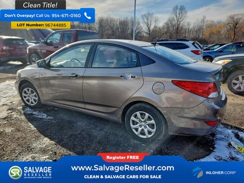 Used 2012 Hyundai Accent GLS image 3