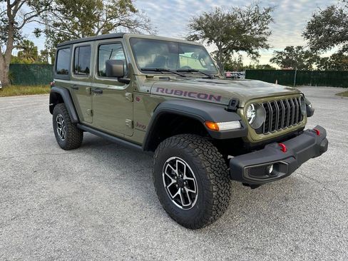 Used 2026 Jeep Wrangler Unlimited Rubicon image 2