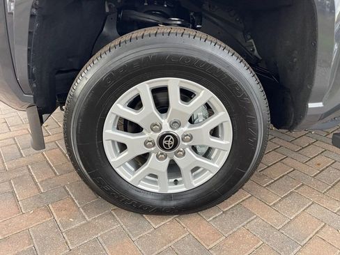 Used 2025 Toyota Tacoma SR5 image 9