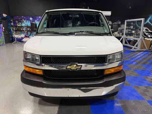 Used 2024 Chevrolet Express 2500 w/ Driver Convenience Package image 3