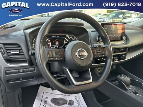 Used 2023 Nissan Rogue SV image 23