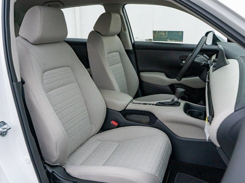 Certified 2025 Honda HR-V LX image 18