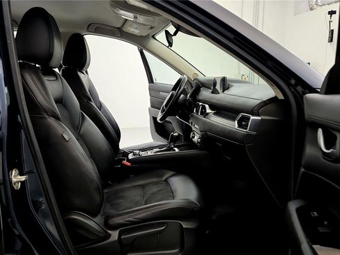 Used 2017 MAZDA CX-5 Touring image 29